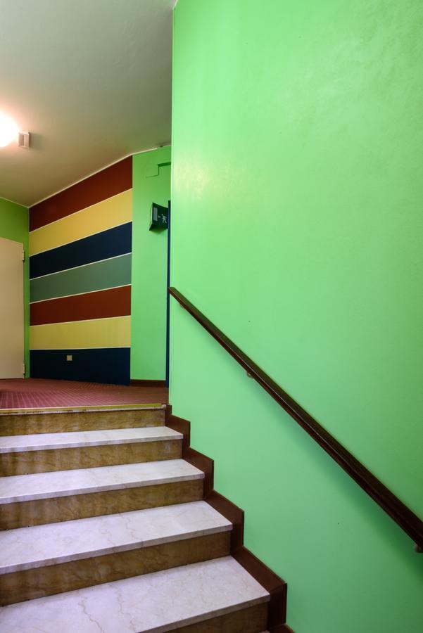 Colors Hostel Toscolano Maderno Ngoại thất bức ảnh